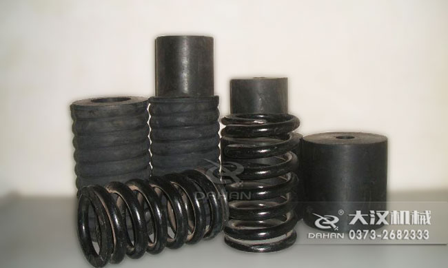 鋼制彈簧與橡膠彈簧展示圖